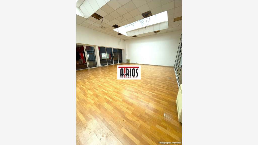 Vente local commercial de 430m² à Hyères centre
