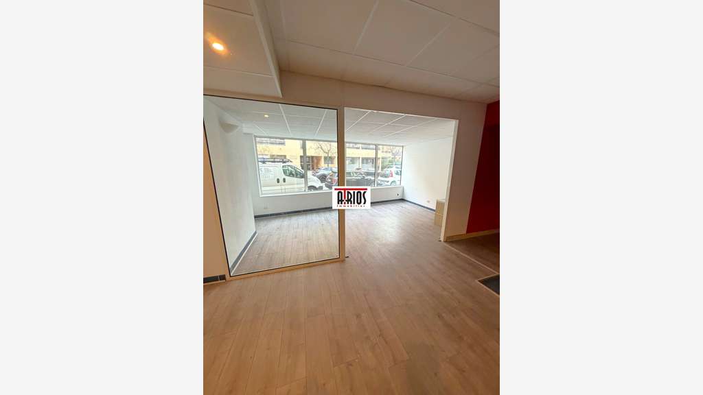 Vente local commercial de 430m² à Hyères centre