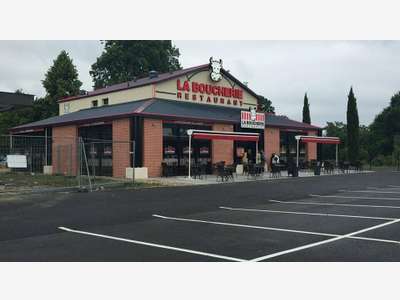 Vente murs local commercial 400m² à Tarbes