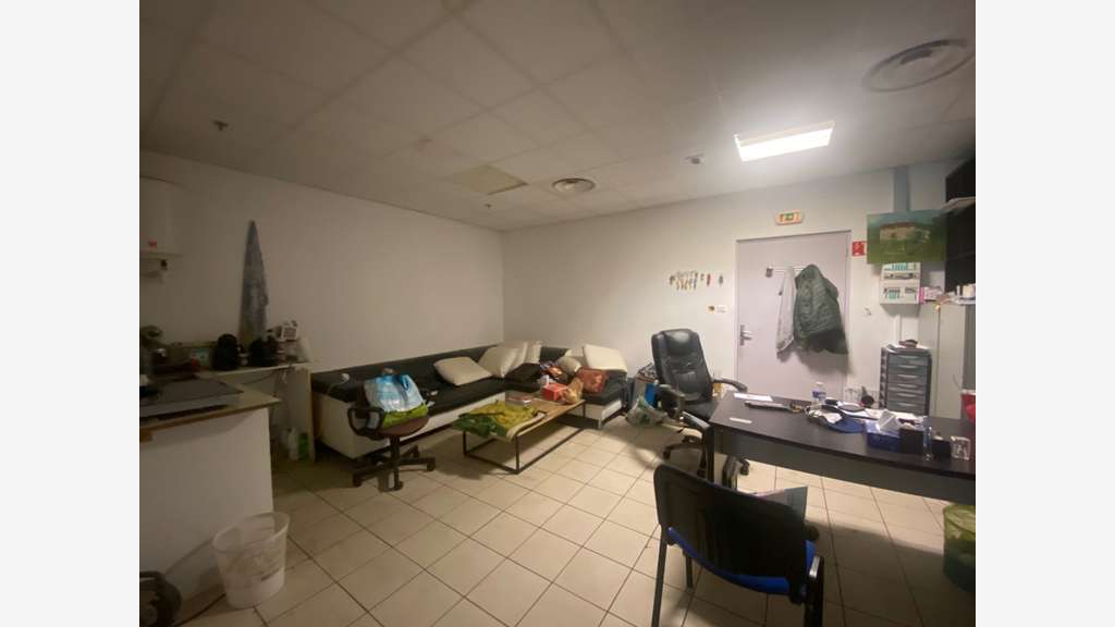Cède local commercial 92m² en centre cial Jourgnac