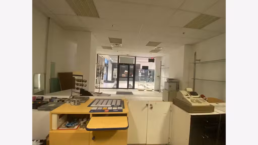 Cède local commercial 92m² en centre cial Jourgnac