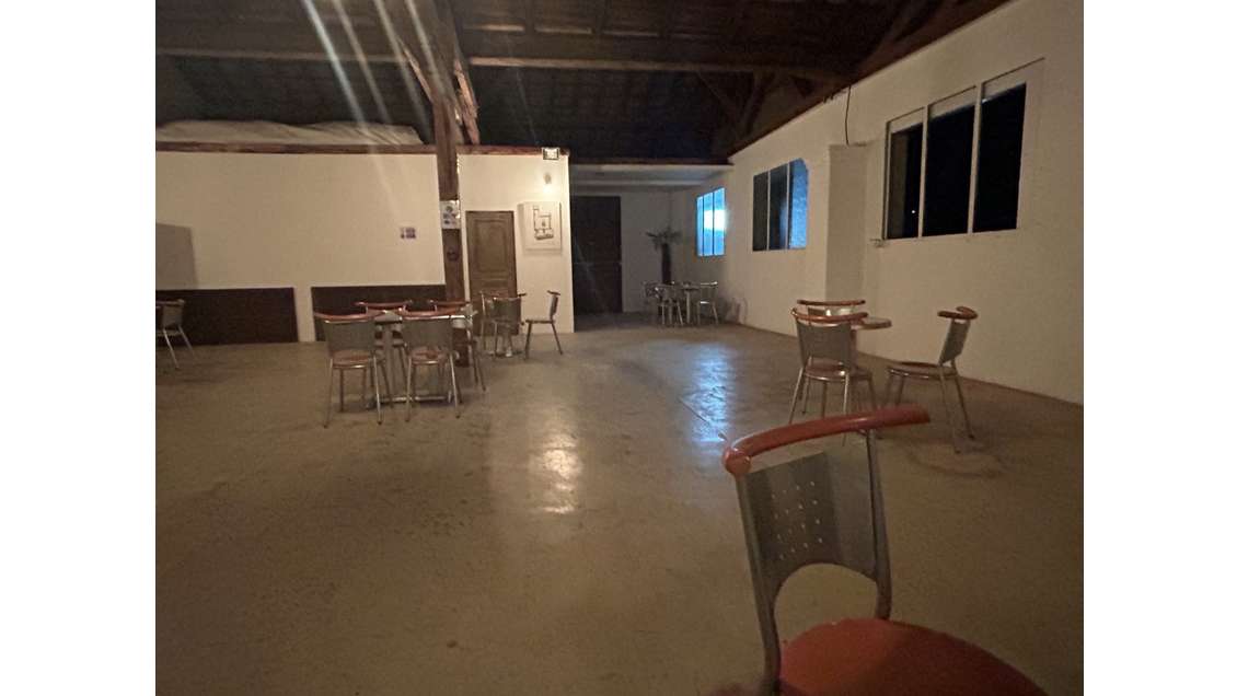 Vend Fond de commerce + murs d'une superficie de p