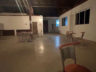 Vend fond + murs 450m² à L'Aiguillon
