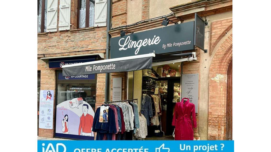 Vente local loué à L'Isle-Jourdain Place Gambetta