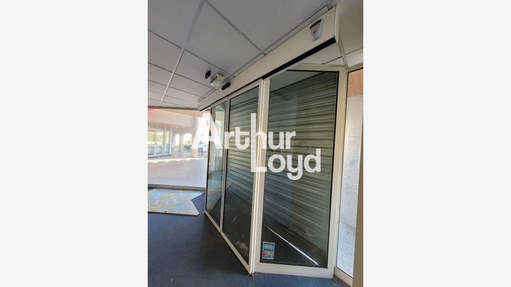 LA BIOLLE - LOCAL COMMERCIAL à vendre