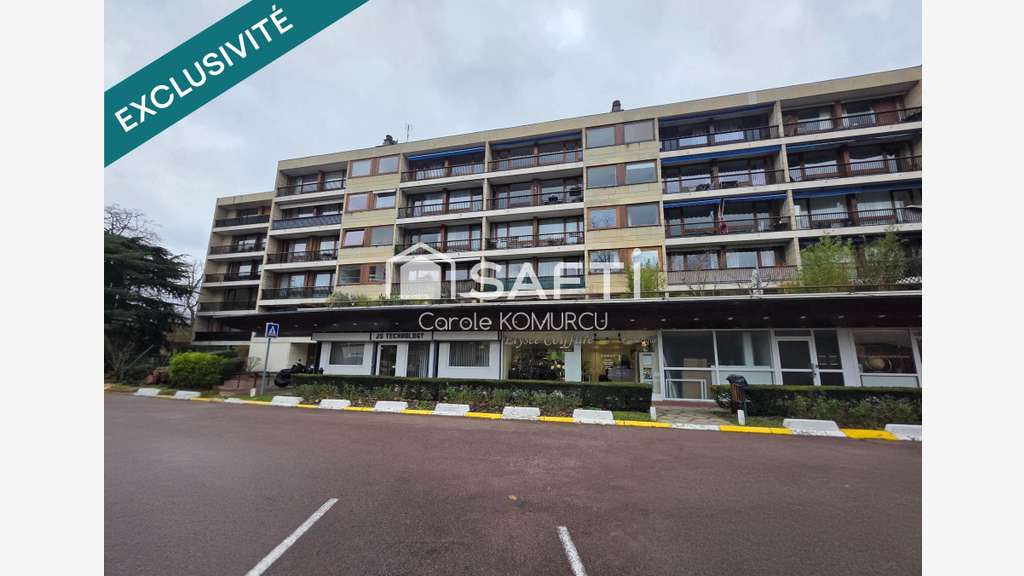 Commerce 97m² avec vitrine à La Celle-Saint-Cloud