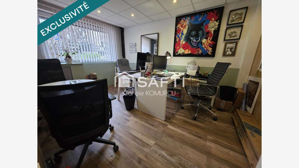 Commerce 97m² avec vitrine à La Celle-Saint-Cloud