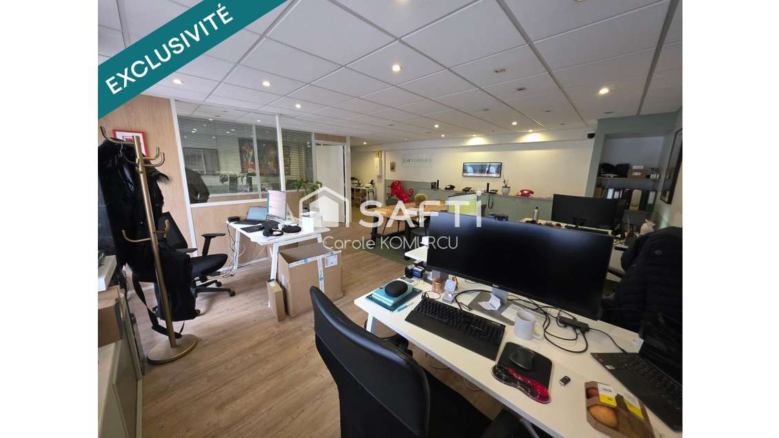 Commerce 97m² avec vitrine à La Celle-Saint-Cloud