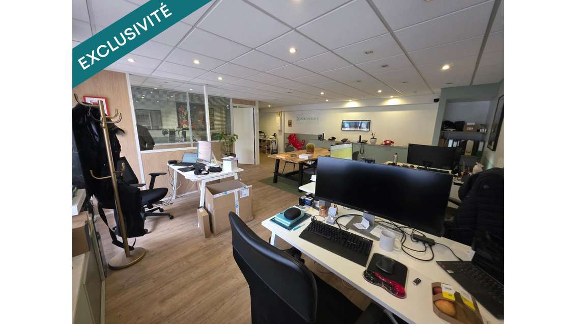 Commerce 97m² avec vitrine à La Celle-Saint-Cloud