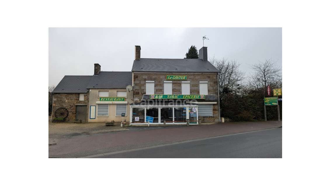 AV murs commerciaux avec logement proche de Flers