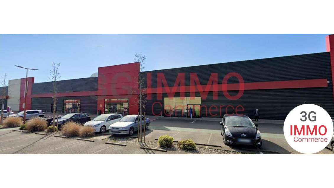 Vente local commercial à La Chapelle-Saint-Aubin