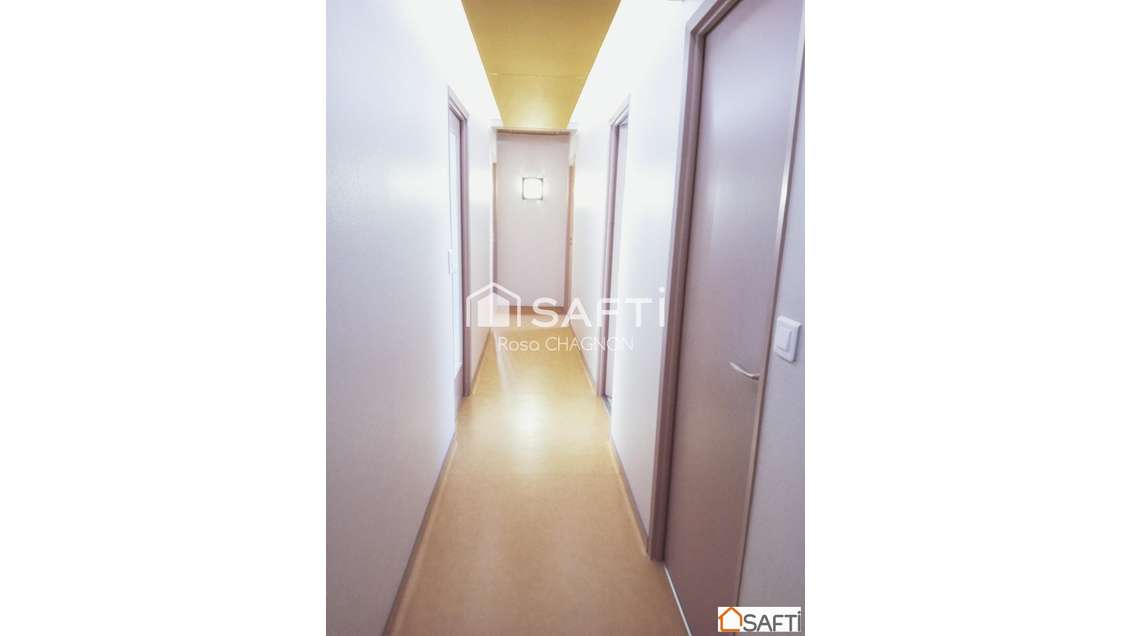 AV local commercial 377m² à La Châtaigneraie