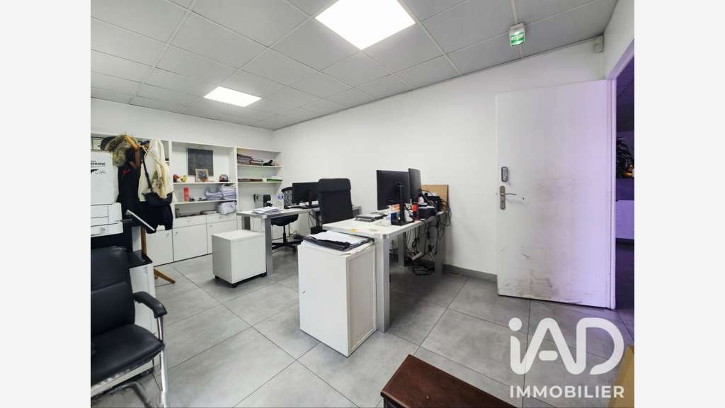 AV entrepôt 1752m² à La Courneuve proche Paris