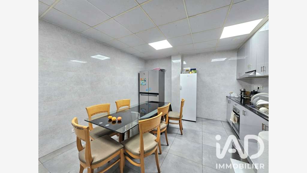 AV entrepôt 1752m² à La Courneuve proche Paris