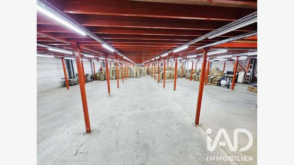 AV entrepôt 1752m² à La Courneuve proche Paris