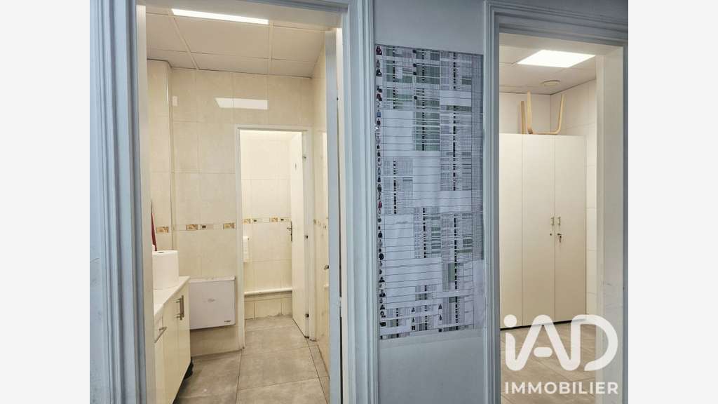 AV entrepôt 1752m² à La Courneuve proche Paris