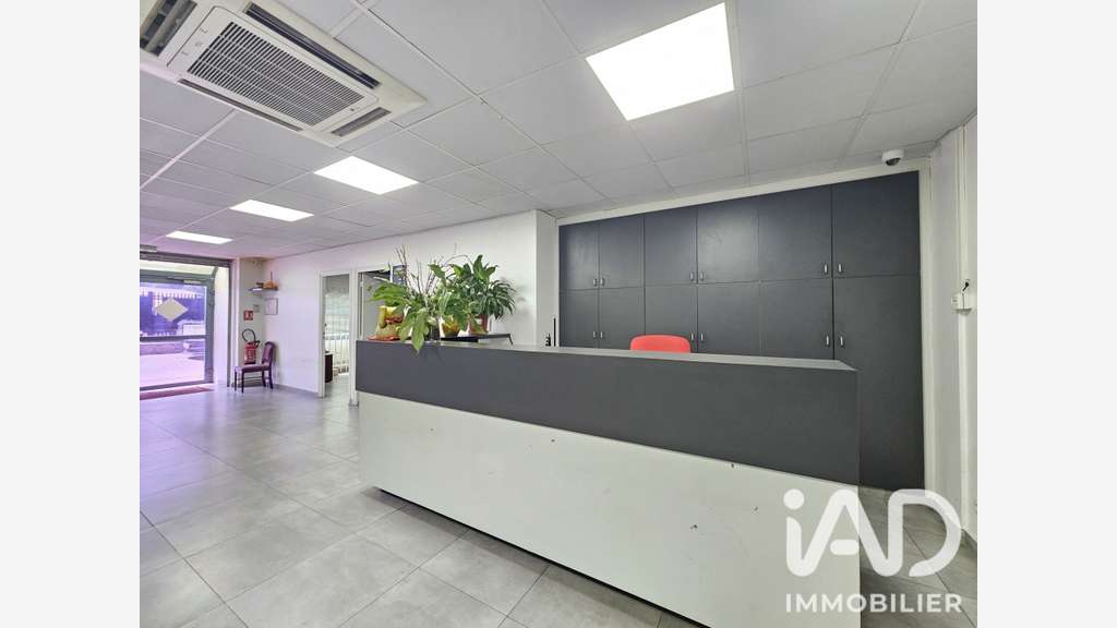 AV entrepôt 1752m² à La Courneuve proche Paris
