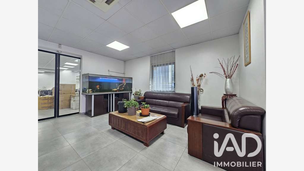 AV entrepôt 1752m² à La Courneuve proche Paris