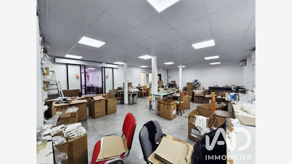 AV entrepôt 1752m² à La Courneuve proche Paris