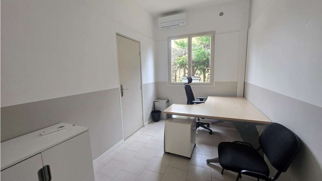 Vente bâtiment indépendant 670m² La Crau