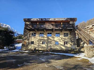 AV murs d'hôtel station de ski de La Foux d'Allos
