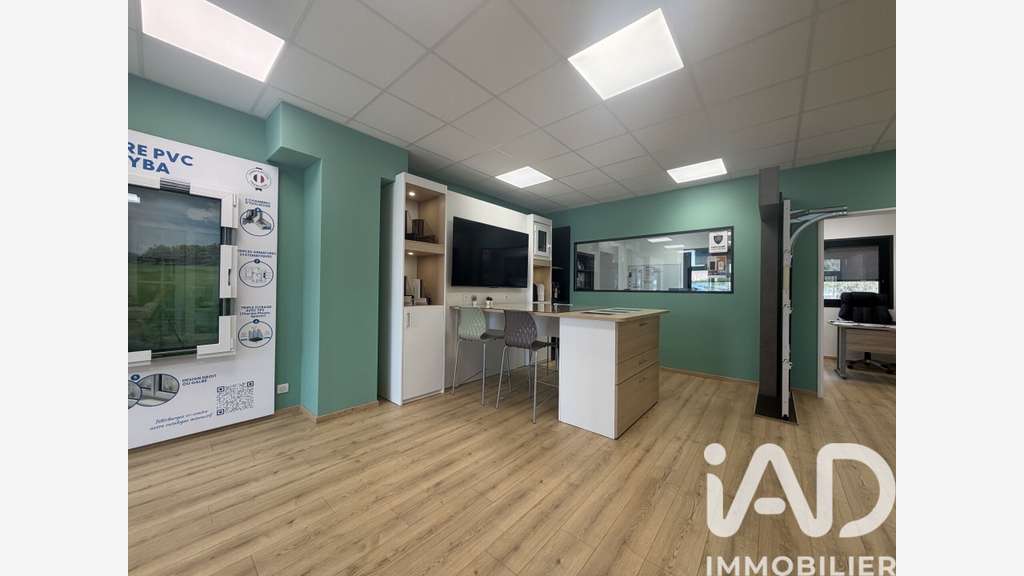 Vente local commercial 121m² à La Garde Grand Var