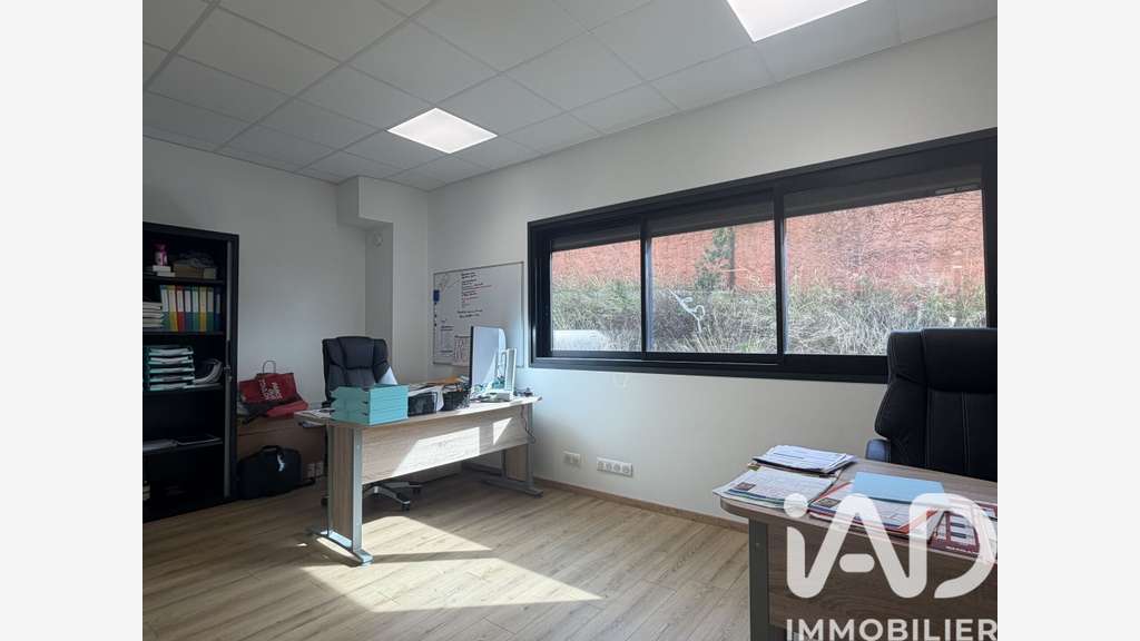 Vente local commercial 121m² à La Garde Grand Var