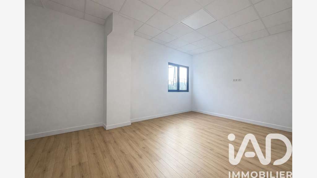 Vente local commercial 121m² à La Garde Grand Var