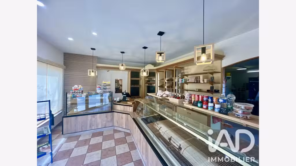 Vente ensemble commercial de 225m² à La Motte