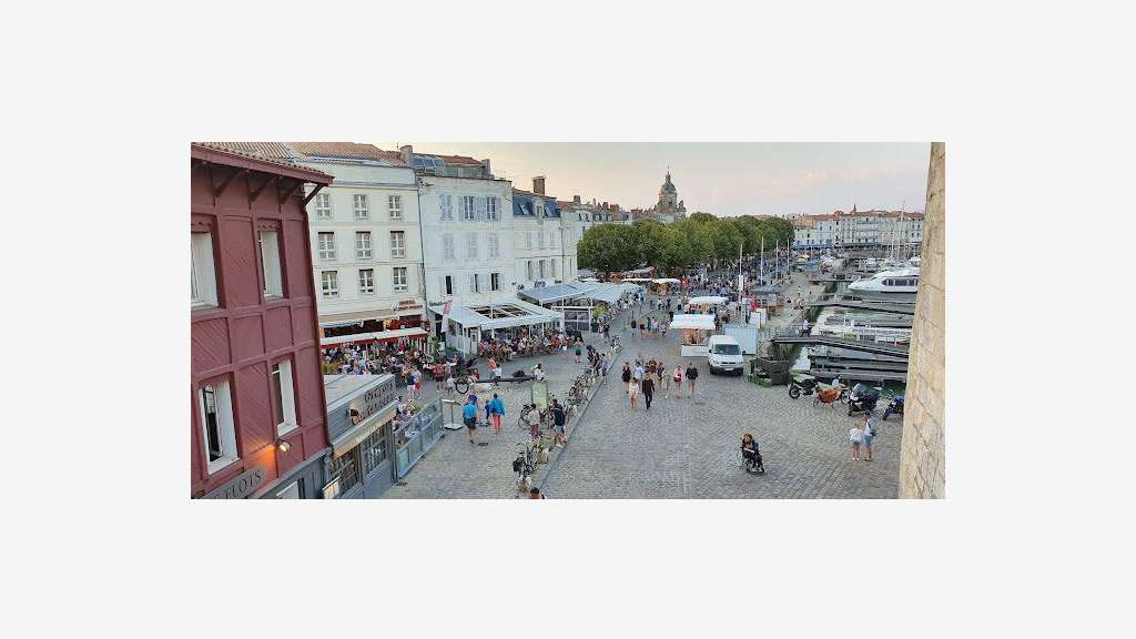 Vente droit au bail rue semi piétonne La Rochelle