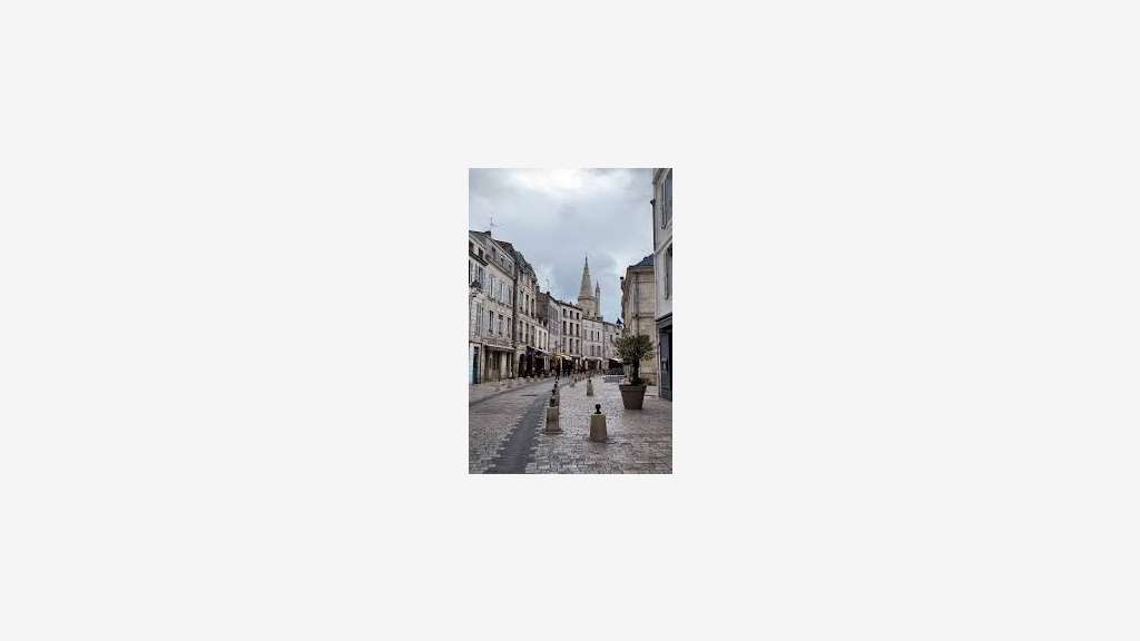 Vente droit au bail rue semi piétonne La Rochelle