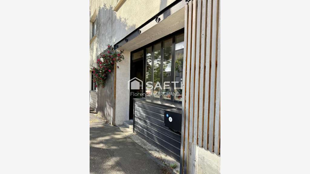 Vente local commercial de 76m² à La Rochelle