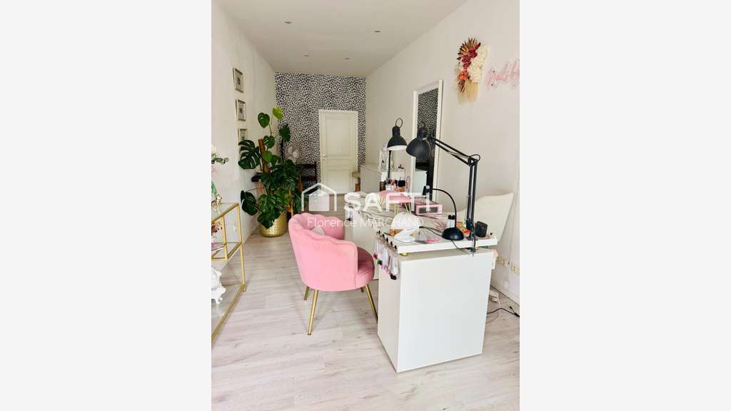 Vente local commercial de 76m² à La Rochelle