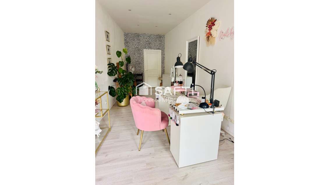Vente local commercial de 76m² à La Rochelle