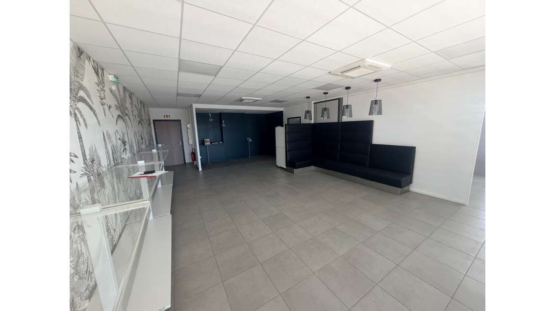 BUREAUX 110 M²