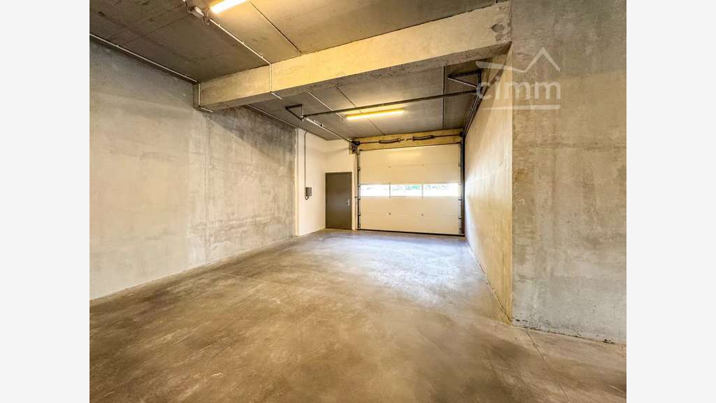 Vente local 200m² visibilité parking à La Terrasse