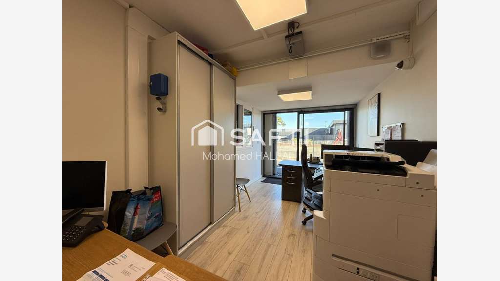 Local commercial 380m² zone d'activité de La Teste