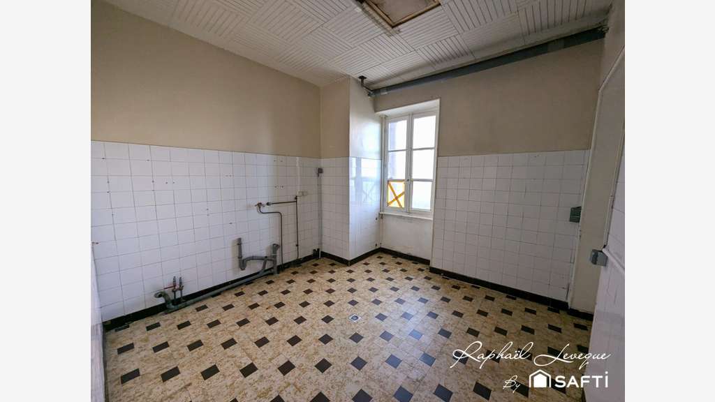 Local commercial 100m² beau potentiel à La Voulte