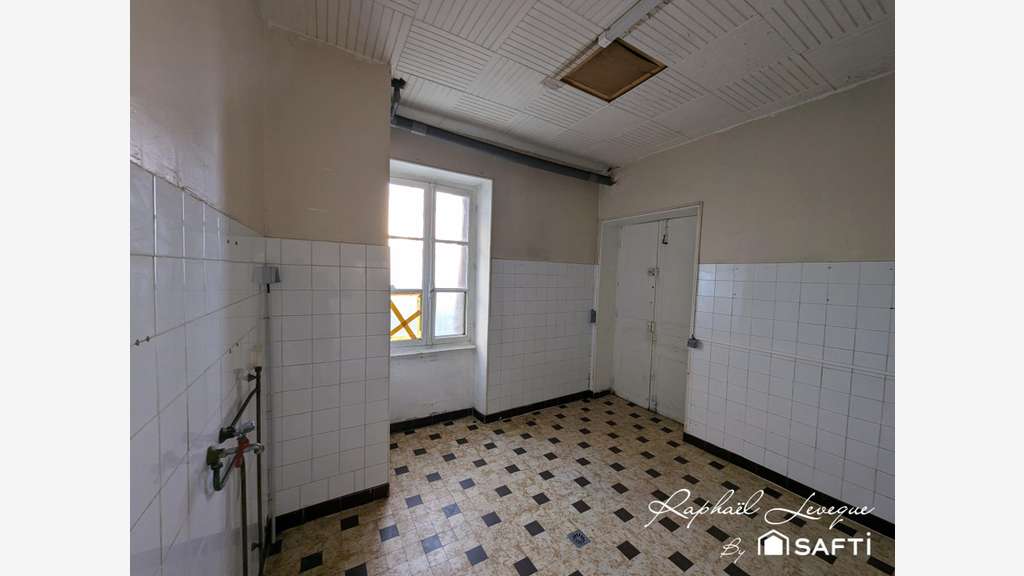 Local commercial 100m² beau potentiel à La Voulte