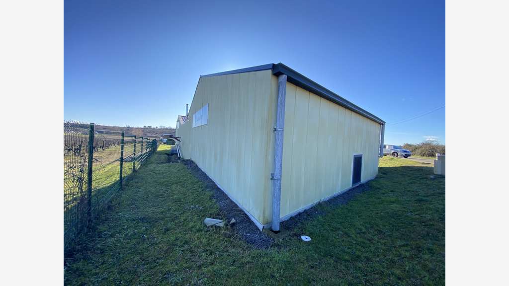 A vendre locaux commerciaux 190m² à Lablachère