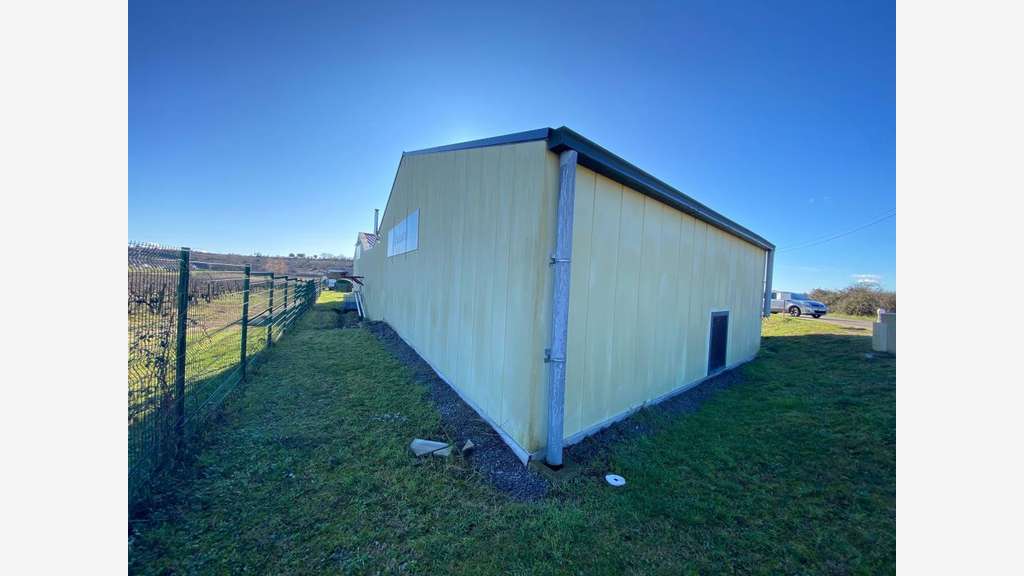 A vendre locaux commerciaux 190m² à Lablachère