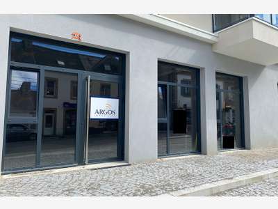 AV local commercial loué de 84m² à Landivisiau