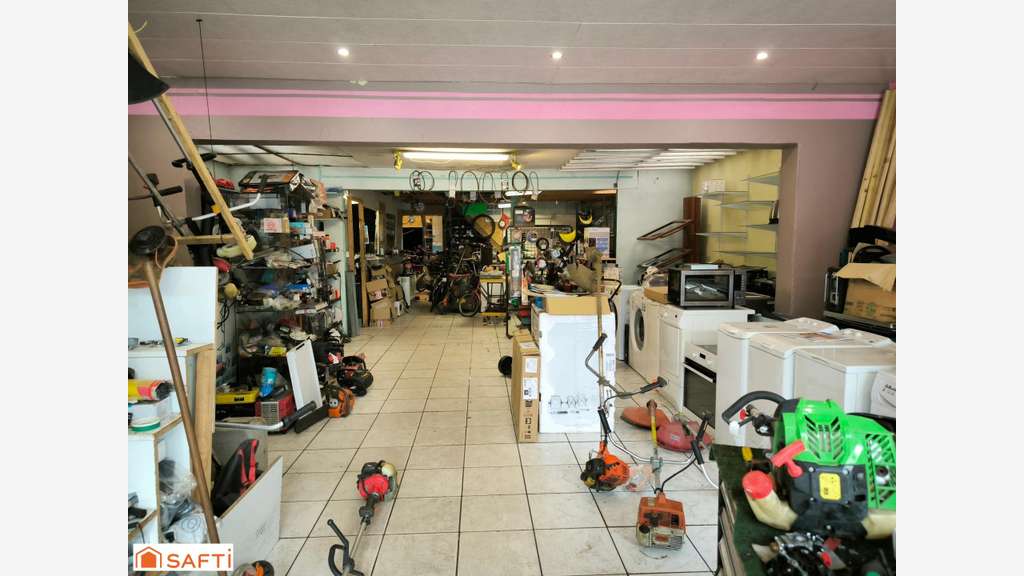 Vente local hangar stockage de 300m² à Lanmeur