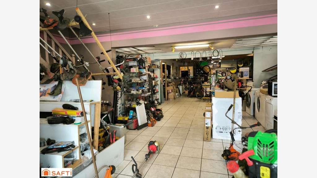 Vente local hangar stockage de 300m² à Lanmeur