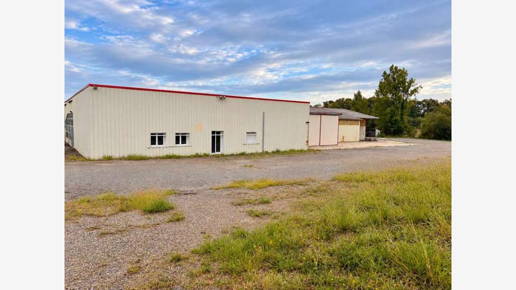 Vente garage entrepôt de 1100m² Lanne-Soubiran