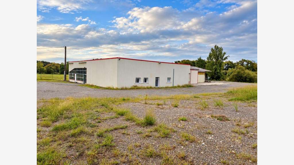 Vente garage entrepôt de 1100m² Lanne-Soubiran
