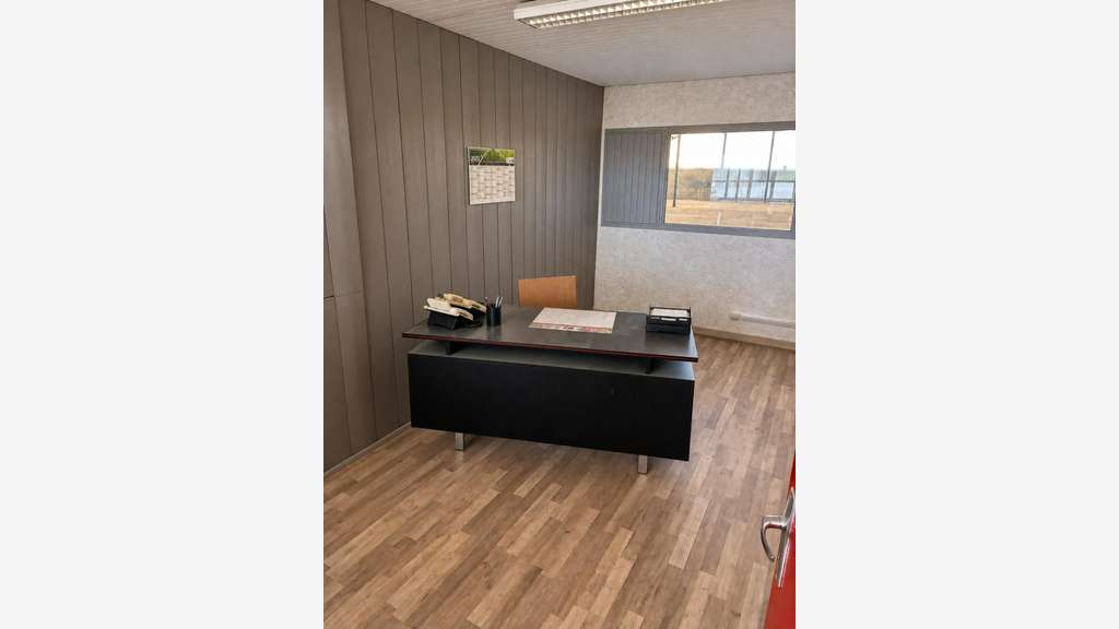 Vente garage entrepôt de 1100m² Lanne-Soubiran