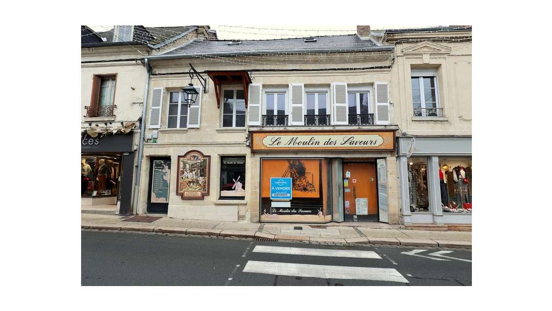 Murs libres local 339m² à vendre à Laon