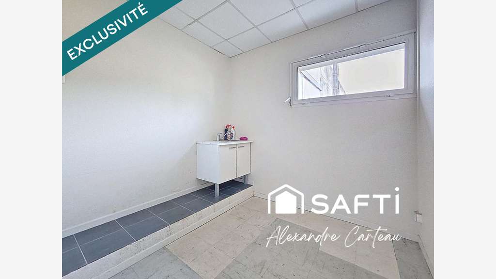 Vente entrepôt 297m² à Latresne