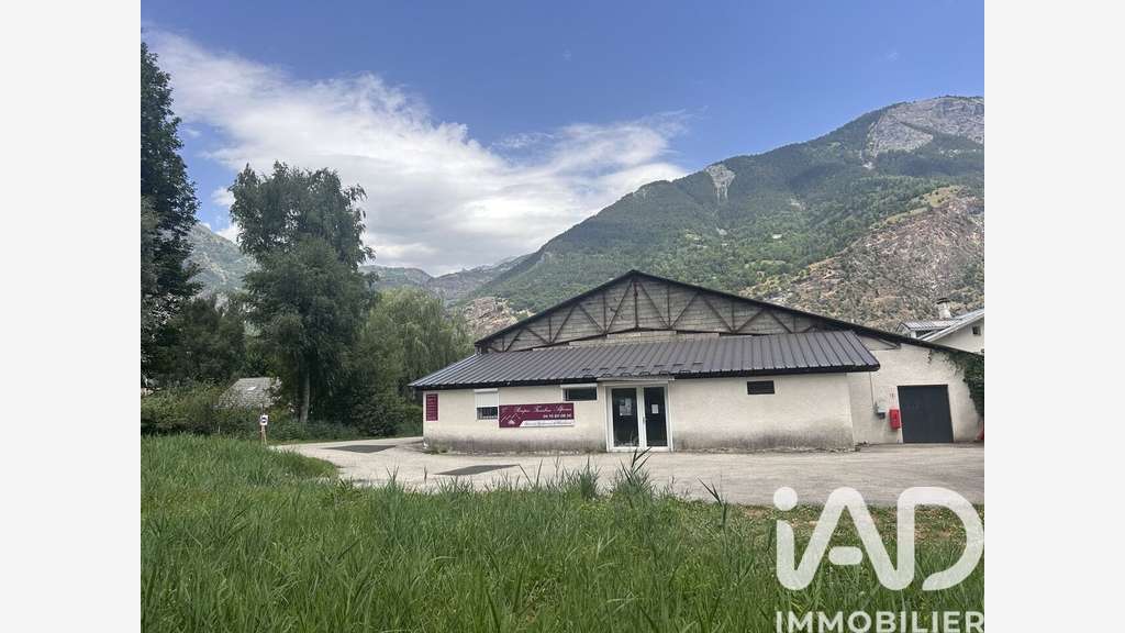Vente murs commerciaux loués au Bourg-d'Oisans